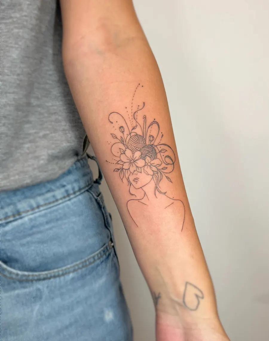 Tatuaż fine line — realizacja 13, autor @frarigheztattoo