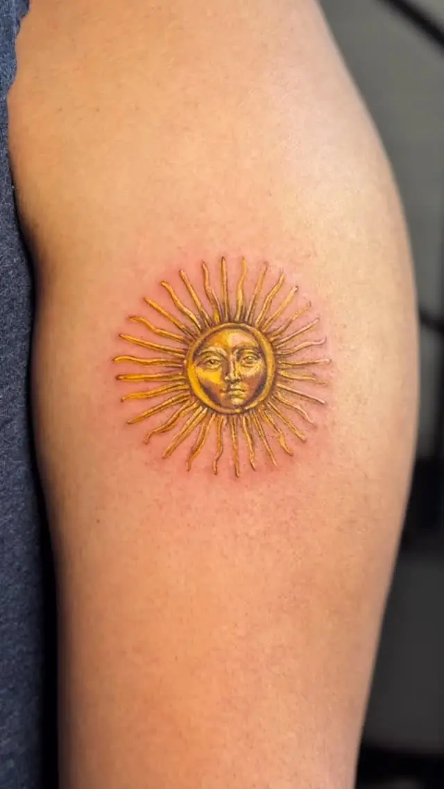 Tatuaż fine line — realizacja 16, autor @belucampora