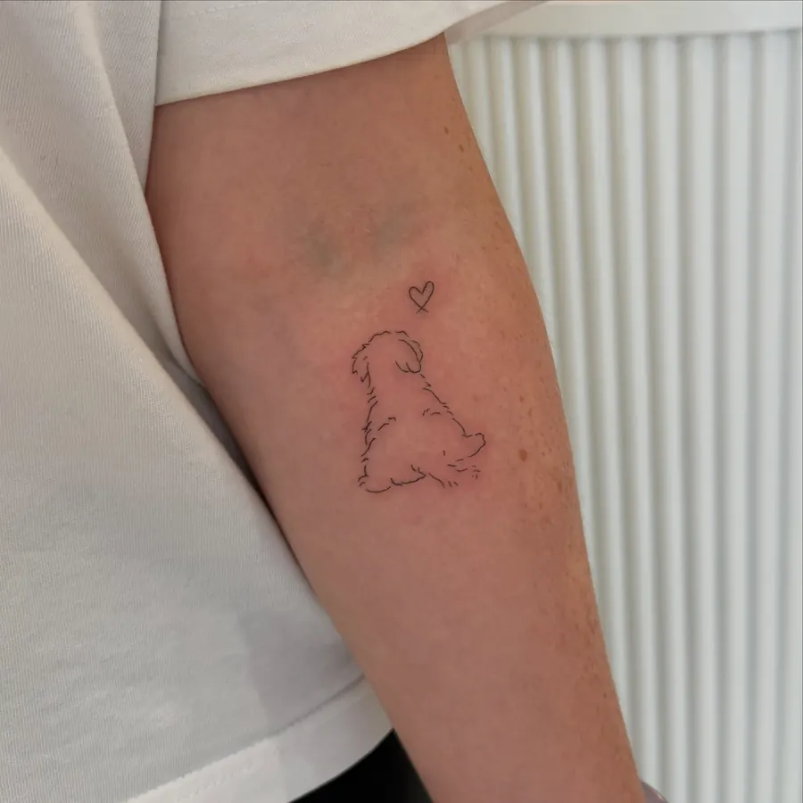 Tatuaż fine line — realizacja 38, autor @twentytwo.tattoos