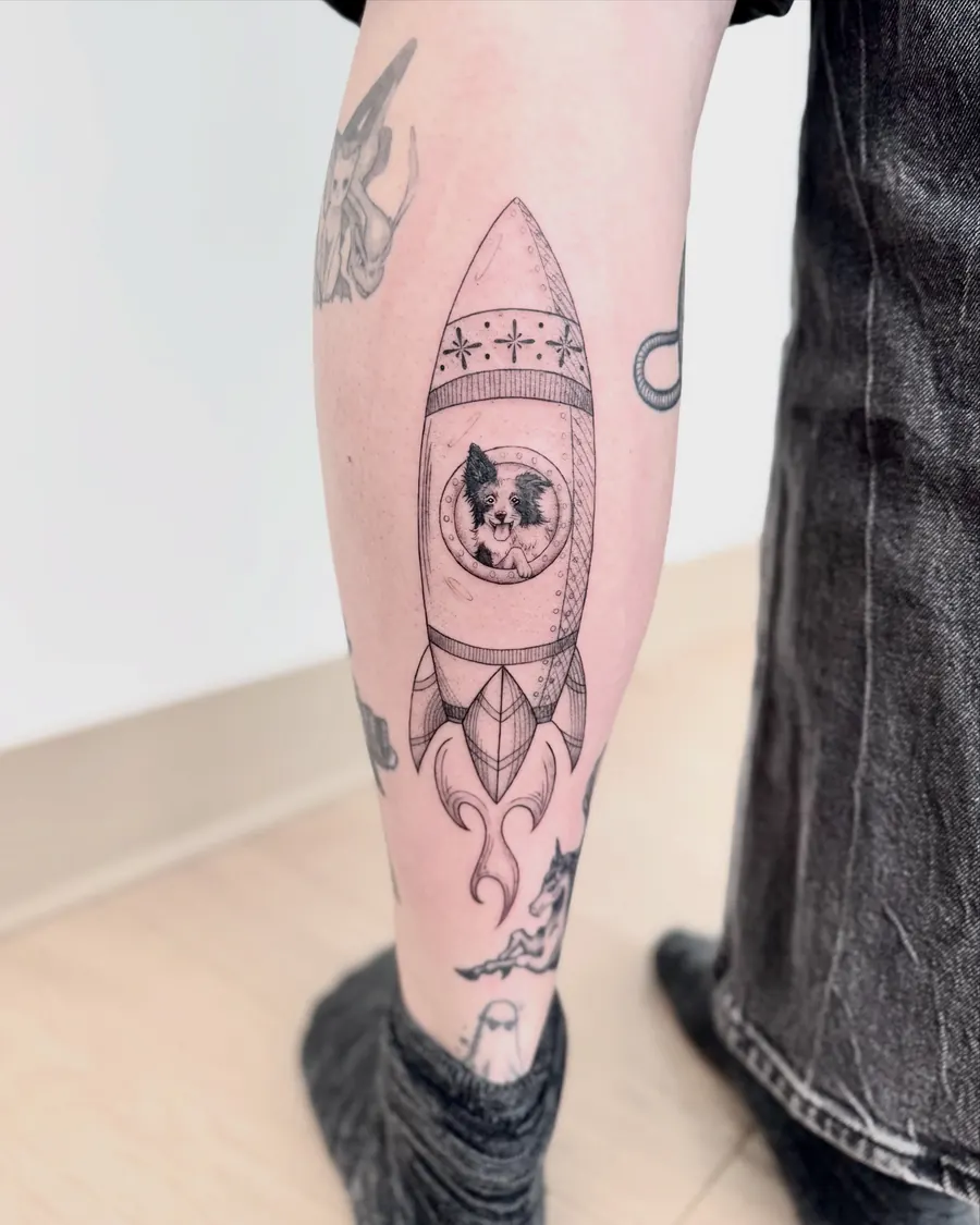 Tatuaż fine line — realizacja 41, autor @sinistrum_tattoo