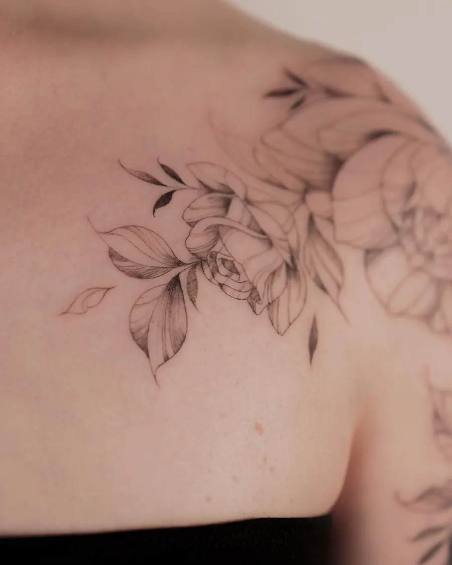 Tatuaż fine line — realizacja 62, autor @geehawkestattoo