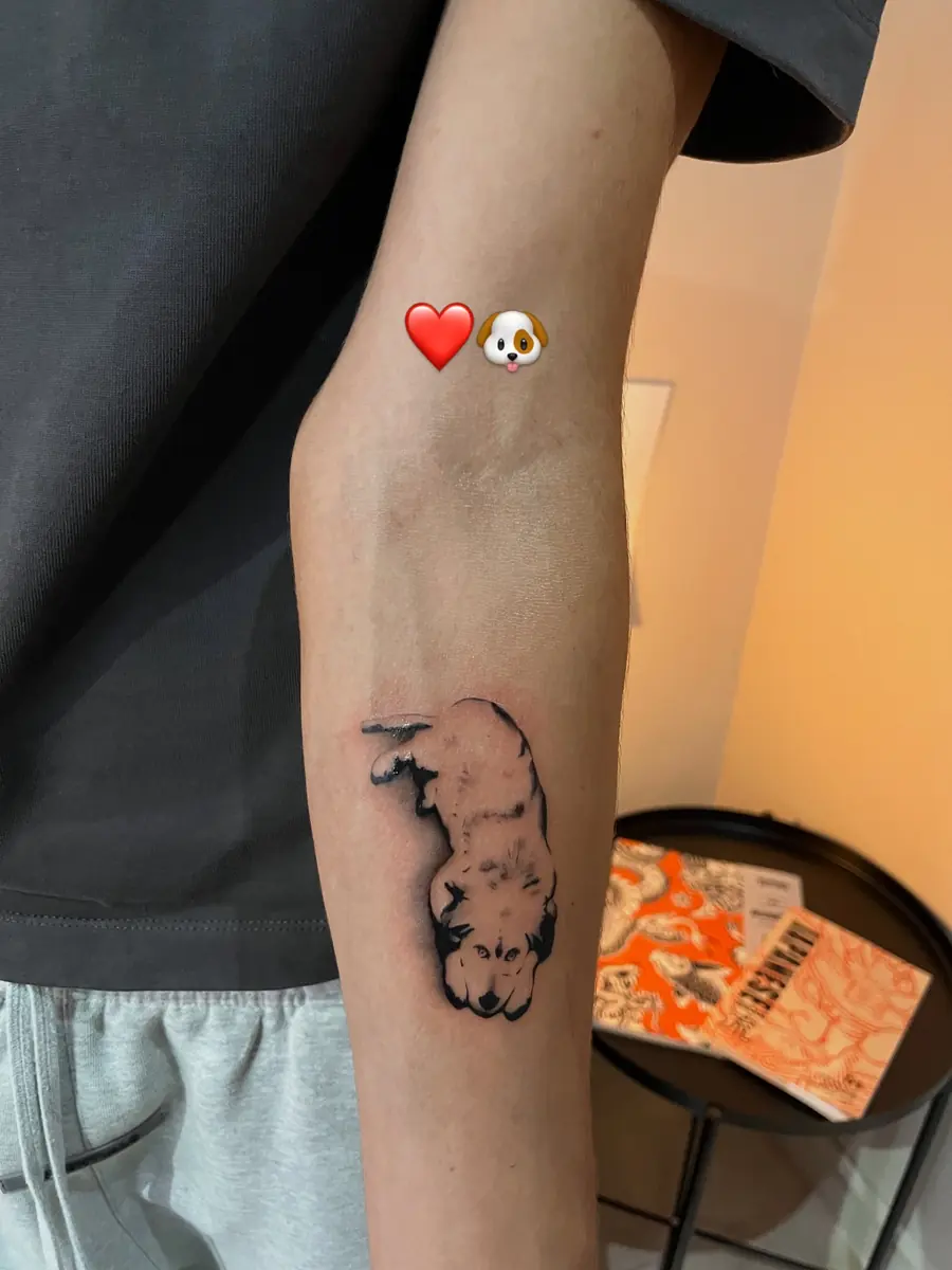 Tatuaż fine line — realizacja 69, autor @arsetattoo