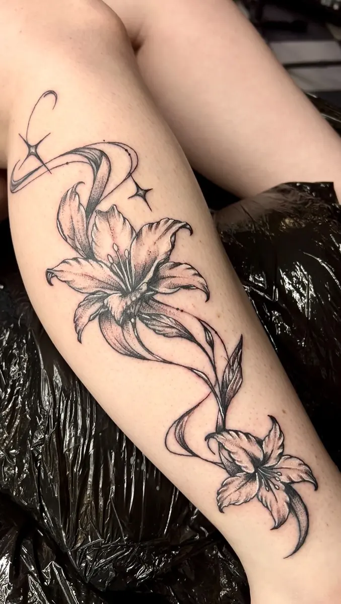 Tatuaż fine line — realizacja 83, autor @inessink_