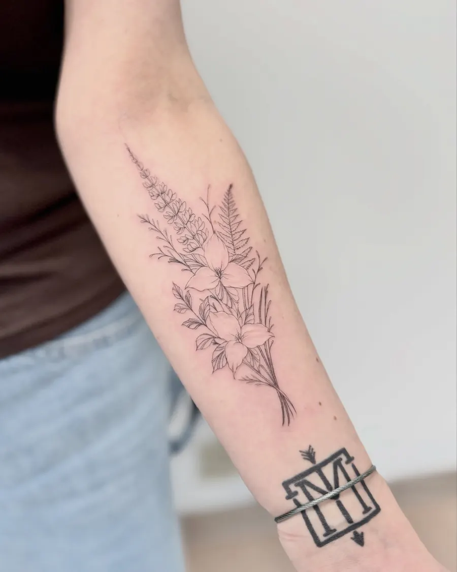 Tatuaż fine line — realizacja 92, autor @sinistrum_tattoo