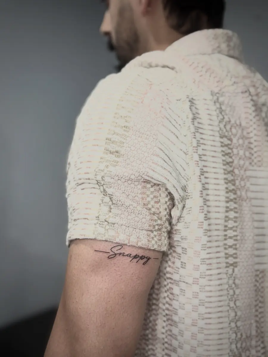 Tatuaż fine line — realizacja 97, autor @umair.inkzone