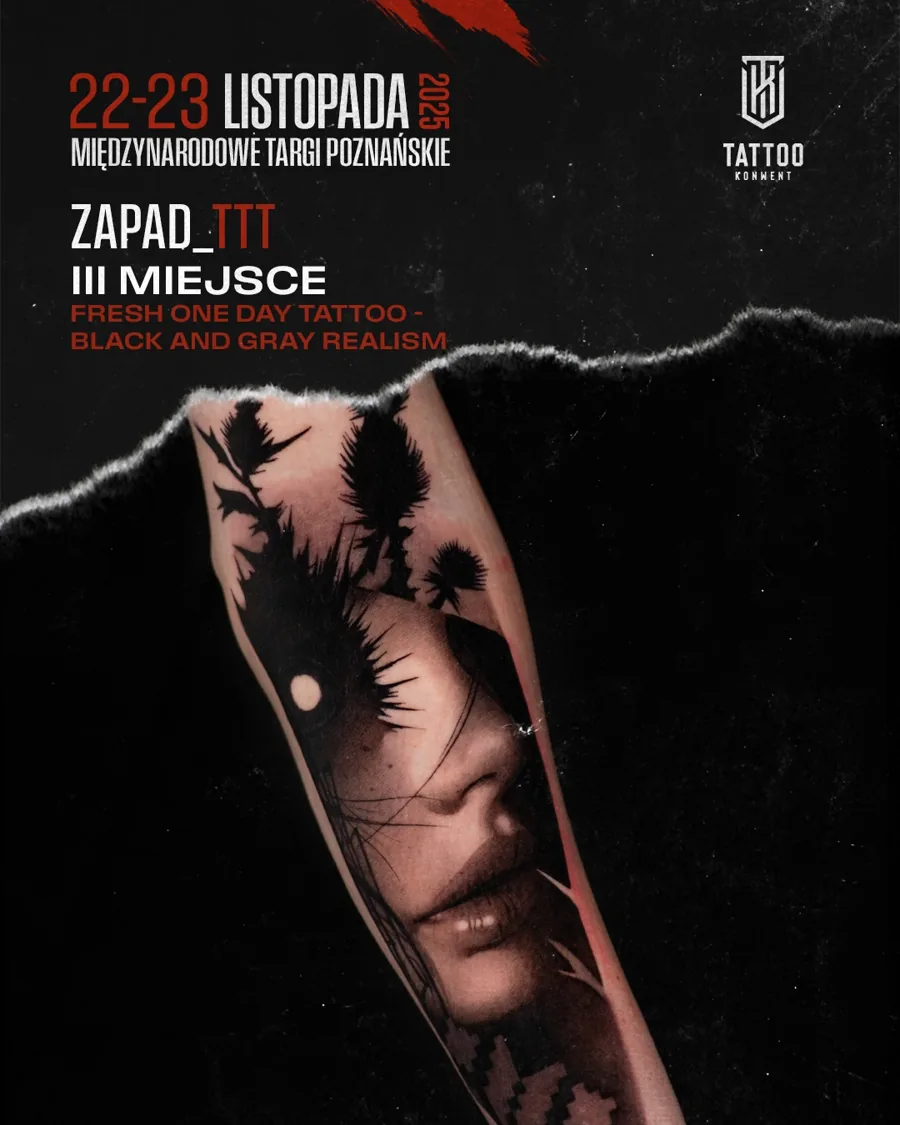 Czarno-szary tatuaż na przedramieniu oznaczony jako praca Zapad TTT